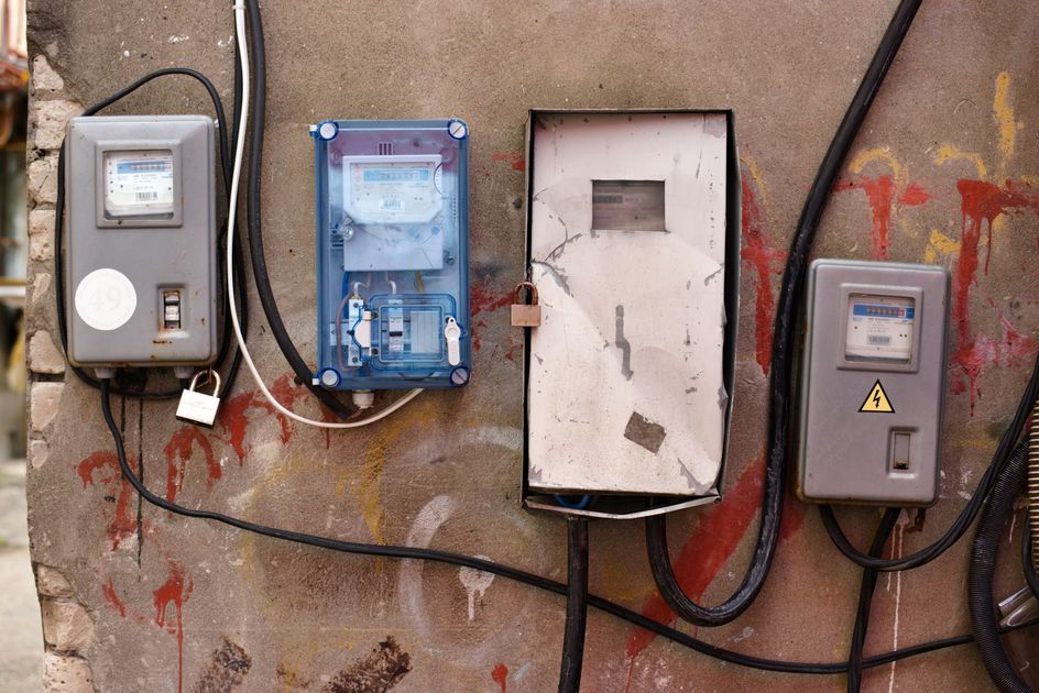 7 claves explican el déficit eléctrico en Ecuador y sus causas estructurales